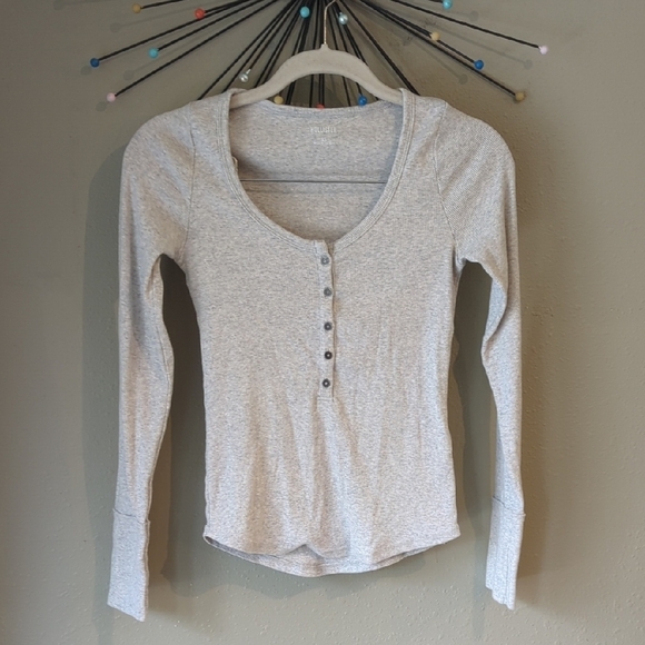 Hollister Heathered Gray Henley Long Sleeve Ribbed Top Women's Size Extra Small - Picture 1 of 5